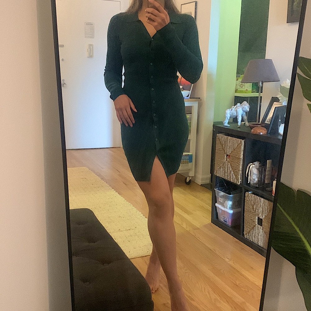 ARITZIA - Wilfred size S dress in deep emerald green. No tags; never worn out